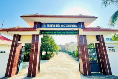 Học sinh trường Tiểu học Xuân Hồng với Võ nhạc Vovinam